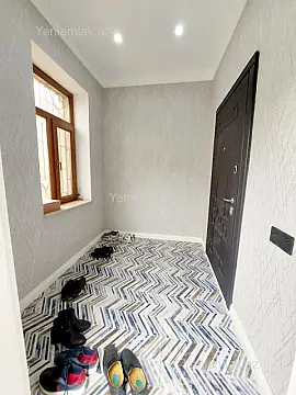 Satılır 5 otaqlı həyət evi 176 m²