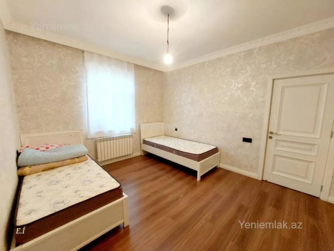 Satılır 5 otaqlı həyət evi 176 m²