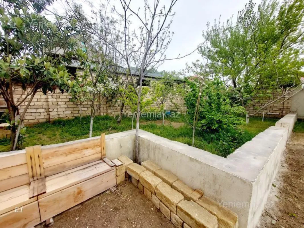 Satılır 5 otaqlı həyət evi 176 m²