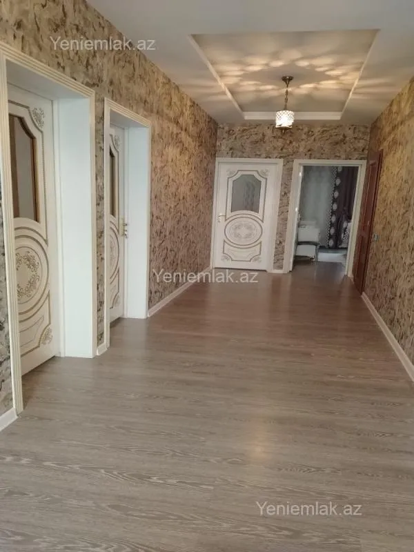 Satılır 5 otaqlı həyət evi 415 m²