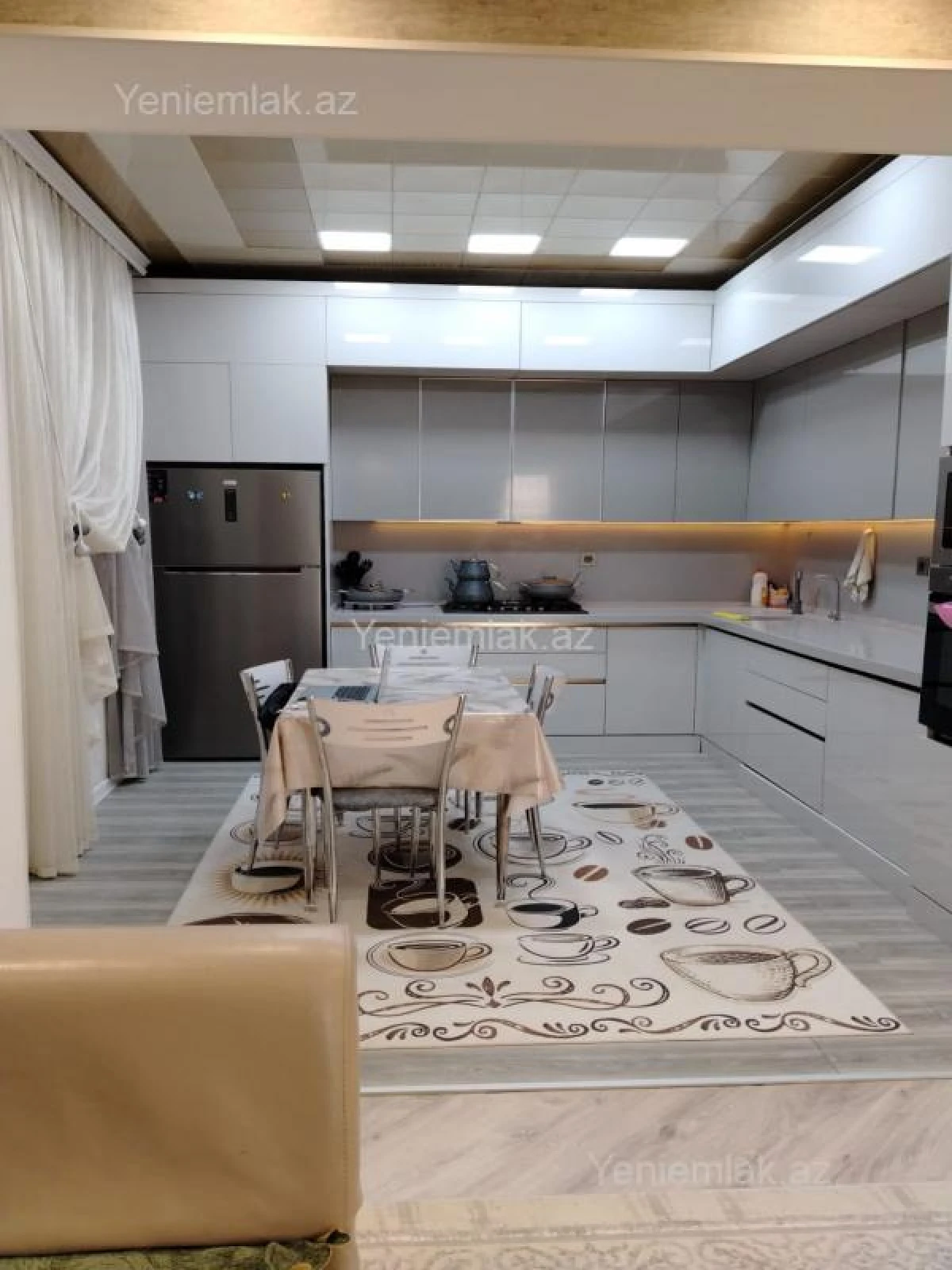 Satılır 5 otaqlı həyət evi 415 m²