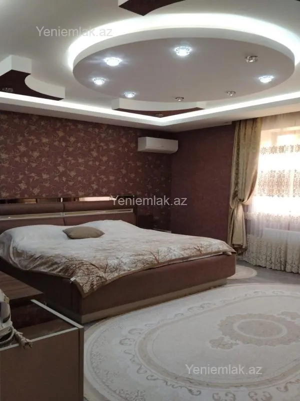 Satılır 5 otaqlı həyət evi 415 m²