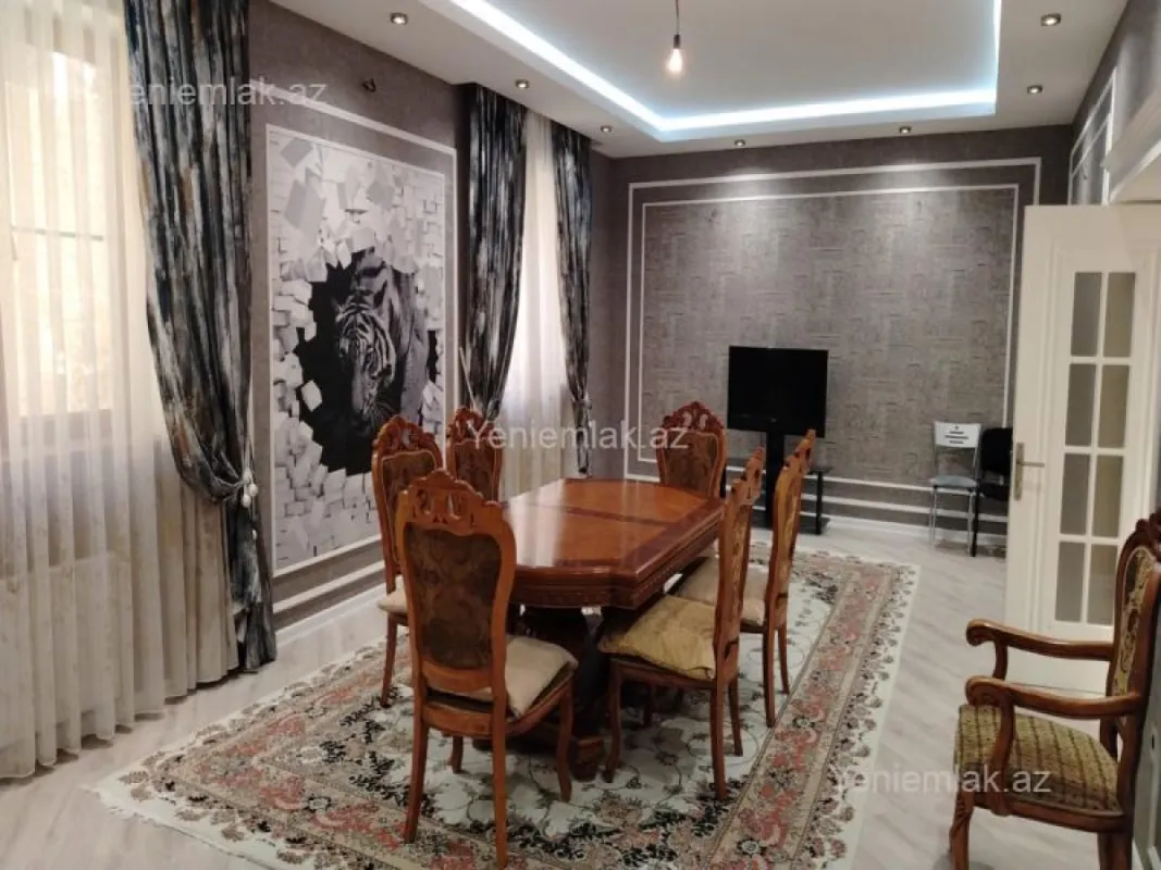 Satılır 5 otaqlı həyət evi 415 m²