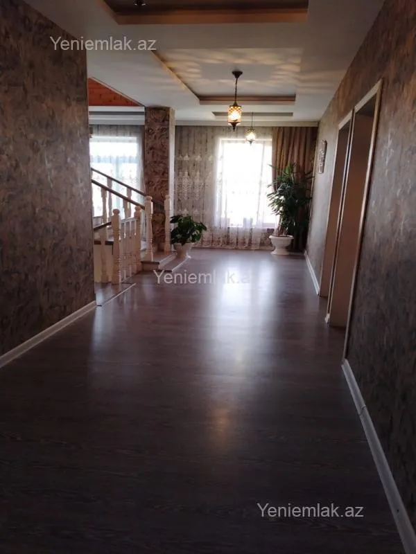 Satılır 5 otaqlı həyət evi 415 m²