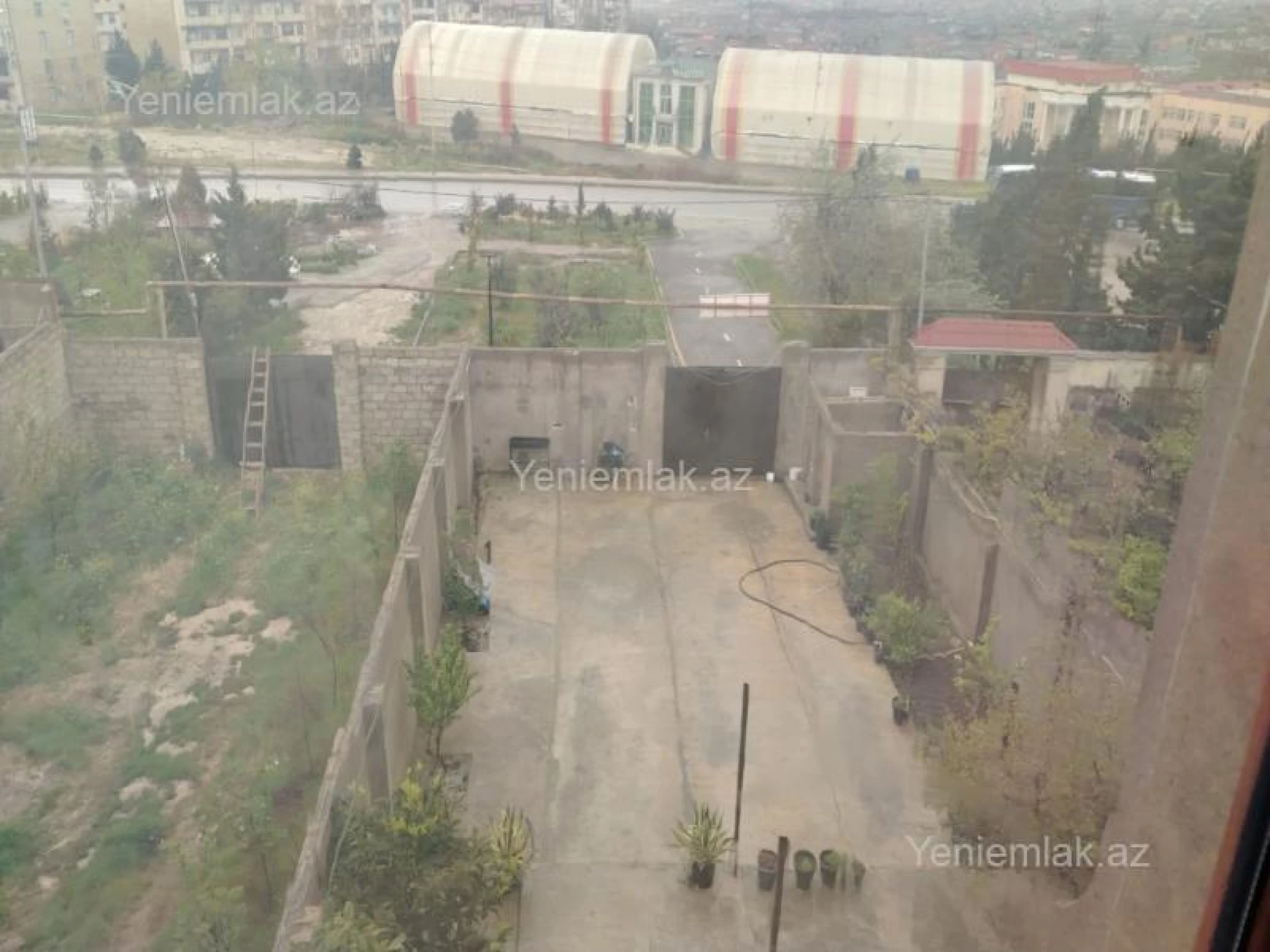 Satılır 5 otaqlı həyət evi 415 m²