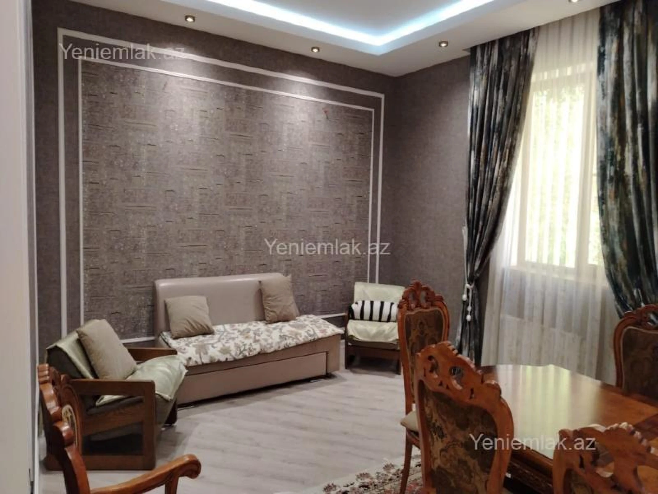 Satılır 5 otaqlı həyət evi 415 m²