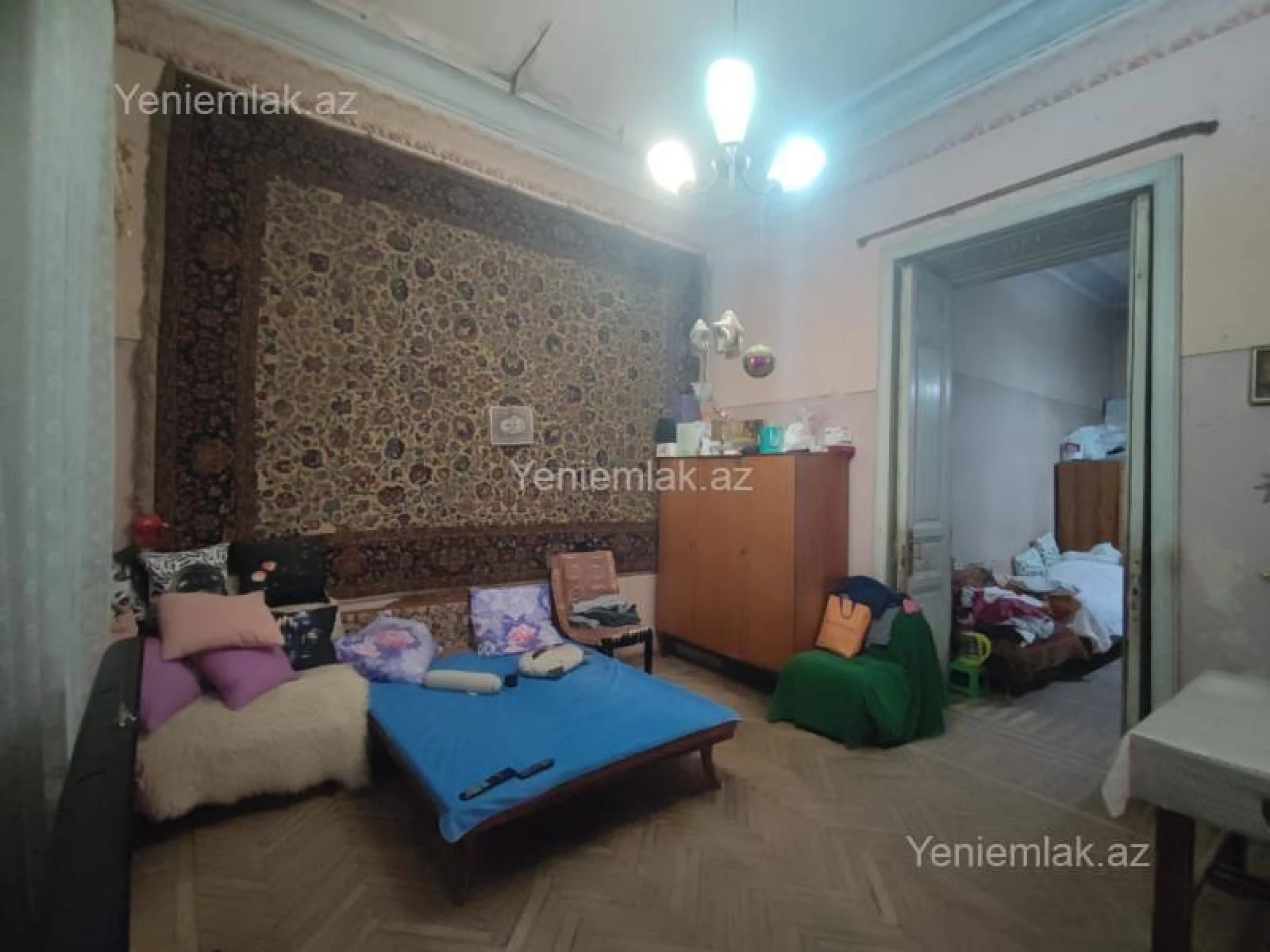 Satılır 3 otaqlı köhnə tikili 130 m²