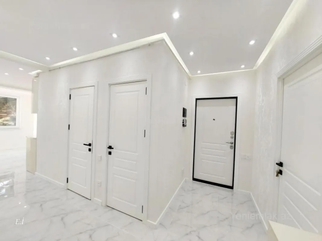 Satılır 3 otaqlı köhnə tikili 75 m²