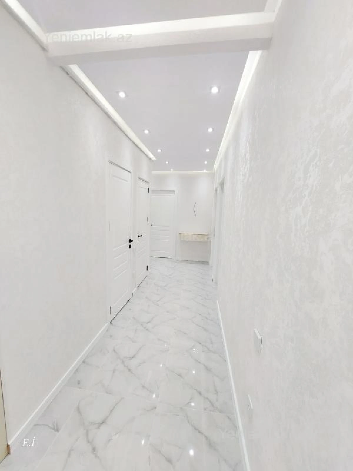 Satılır 3 otaqlı köhnə tikili 75 m²