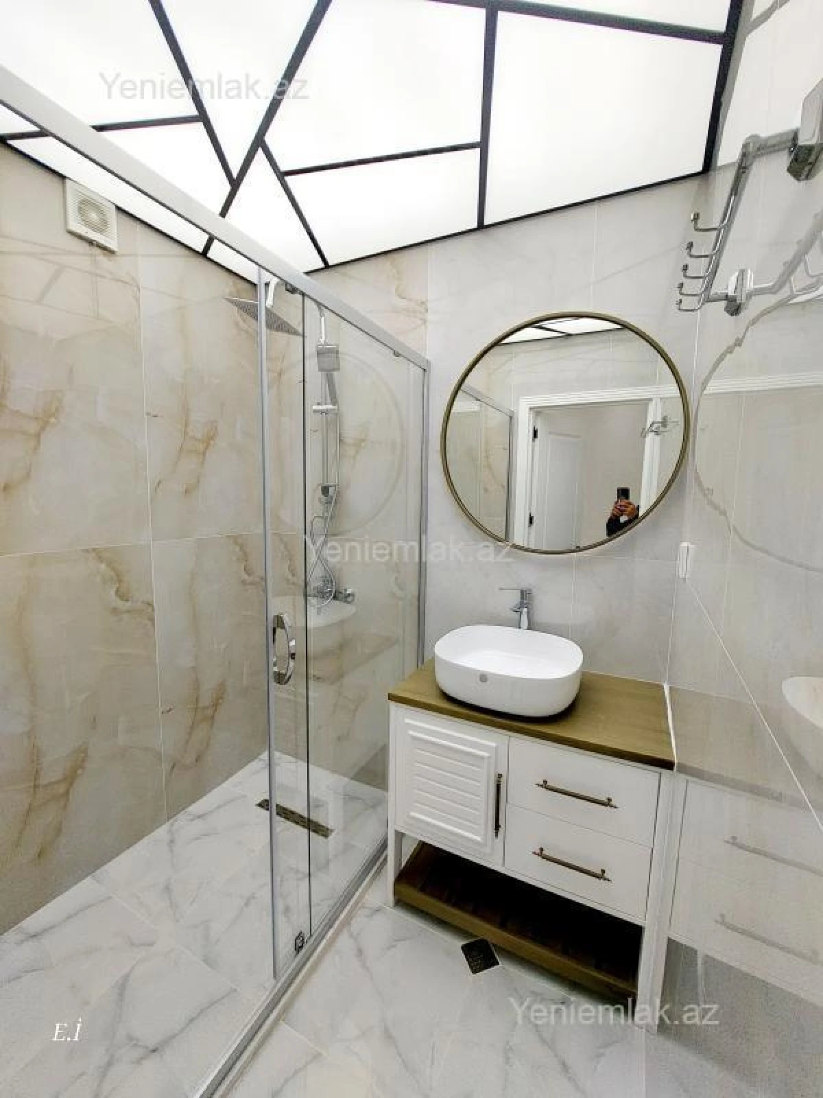 Satılır 3 otaqlı köhnə tikili 75 m²