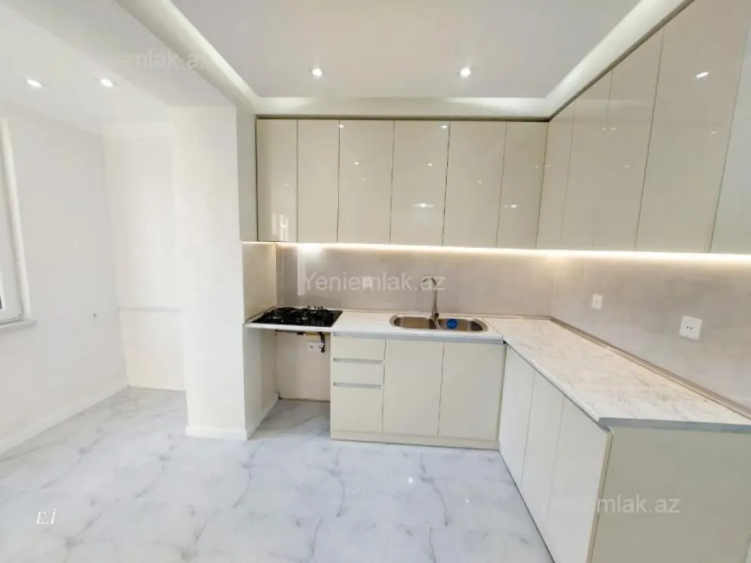 Satılır 3 otaqlı köhnə tikili 78 m²