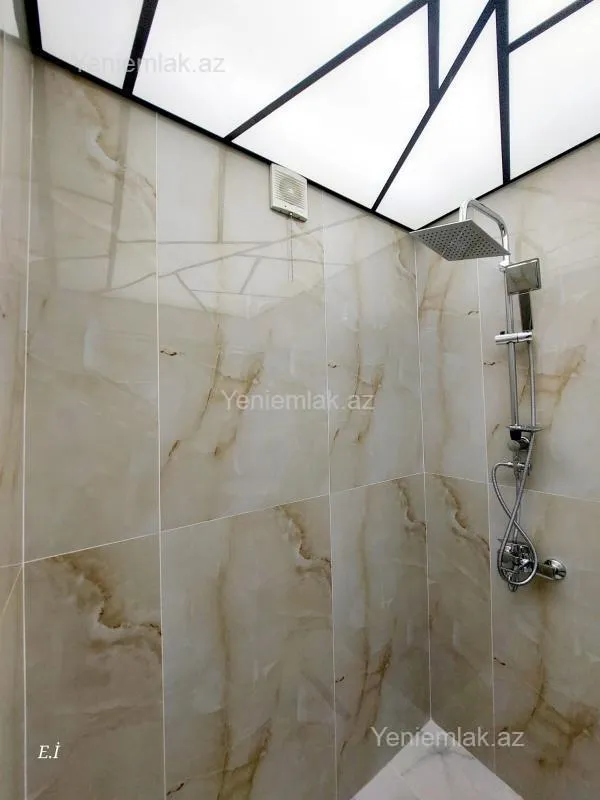 Satılır 3 otaqlı köhnə tikili 78 m²