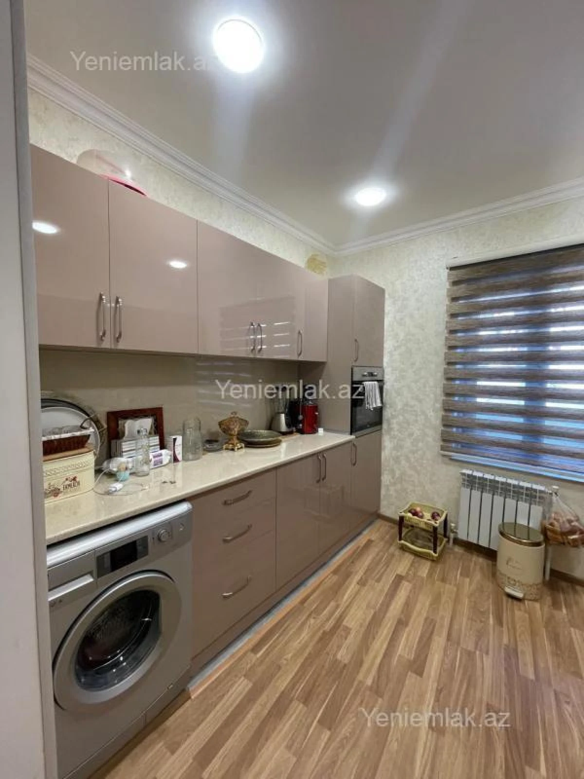 Satılır 5 otaqlı həyət evi 180 m²