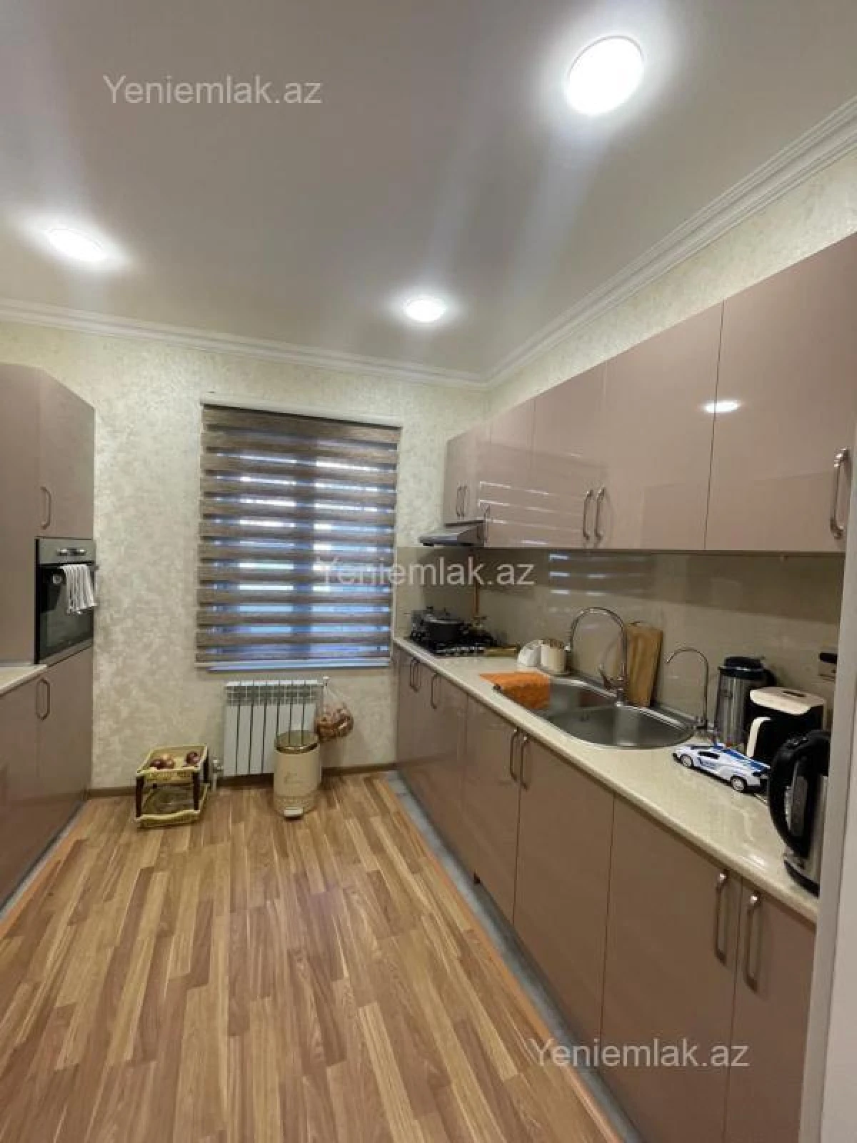 Satılır 5 otaqlı həyət evi 180 m²