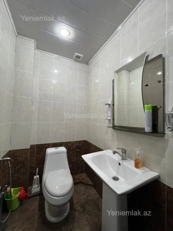 Satılır 4 otaqlı ofis 176 m²