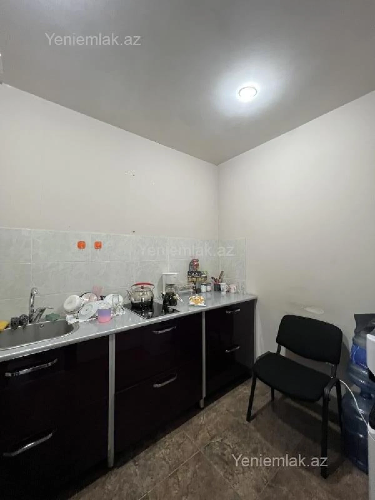 Satılır 4 otaqlı ofis 176 m²
