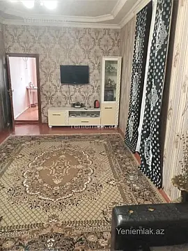 Satılır 2 otaqlı köhnə tikili 125 m²