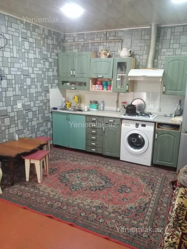 Satılır 2 otaqlı köhnə tikili 125 m²