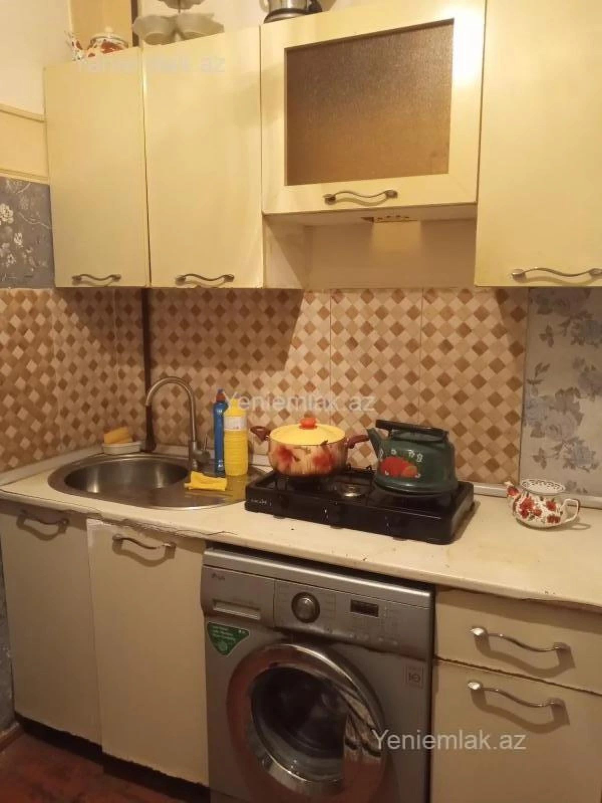 Satılır 2 otaqlı köhnə tikili 125 m²