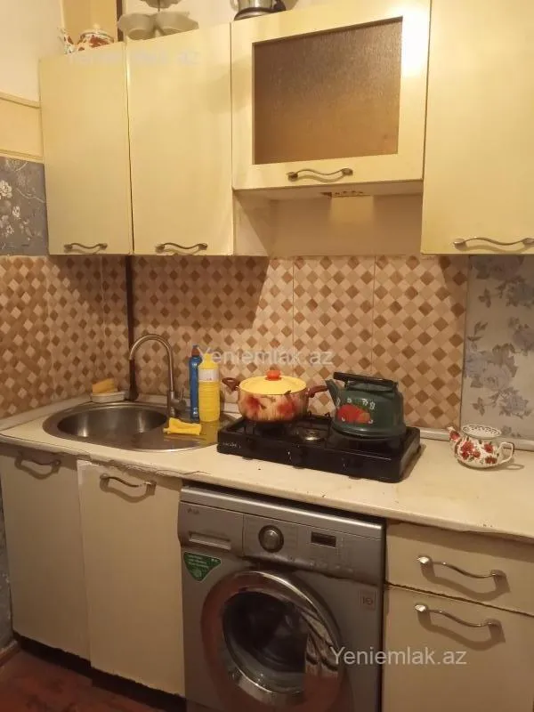 Satılır 2 otaqlı köhnə tikili 125 m²