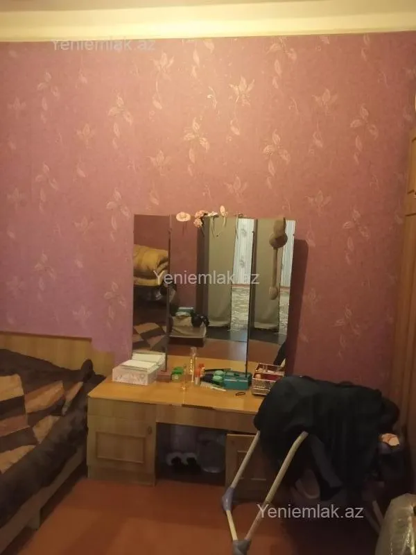 Satılır 2 otaqlı köhnə tikili 125 m²