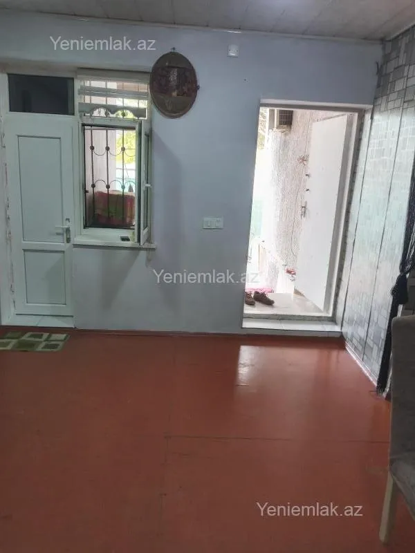 Satılır 2 otaqlı köhnə tikili 125 m²
