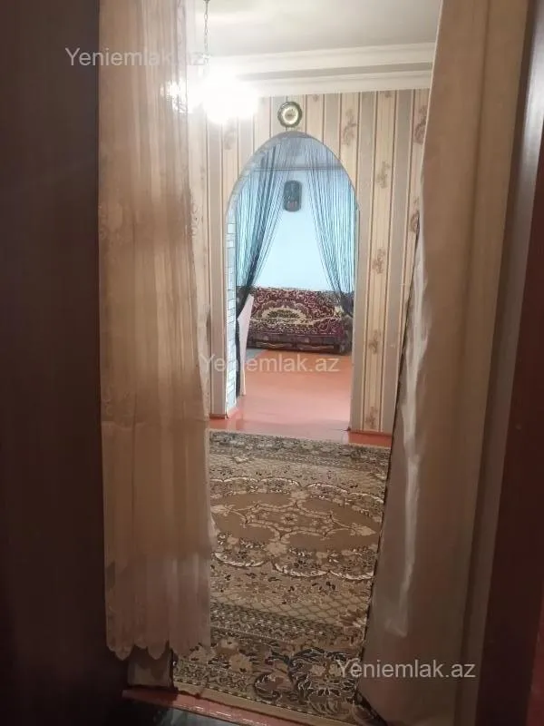 Satılır 2 otaqlı köhnə tikili 125 m²