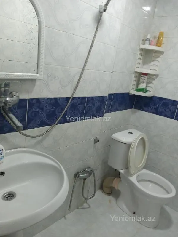 Satılır 2 otaqlı köhnə tikili 125 m²