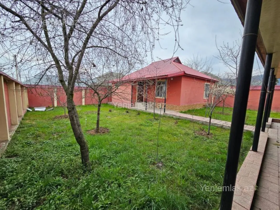Satılır 4 otaqlı həyət evi 120 m²