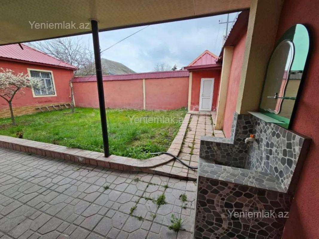 Satılır 4 otaqlı həyət evi 120 m²