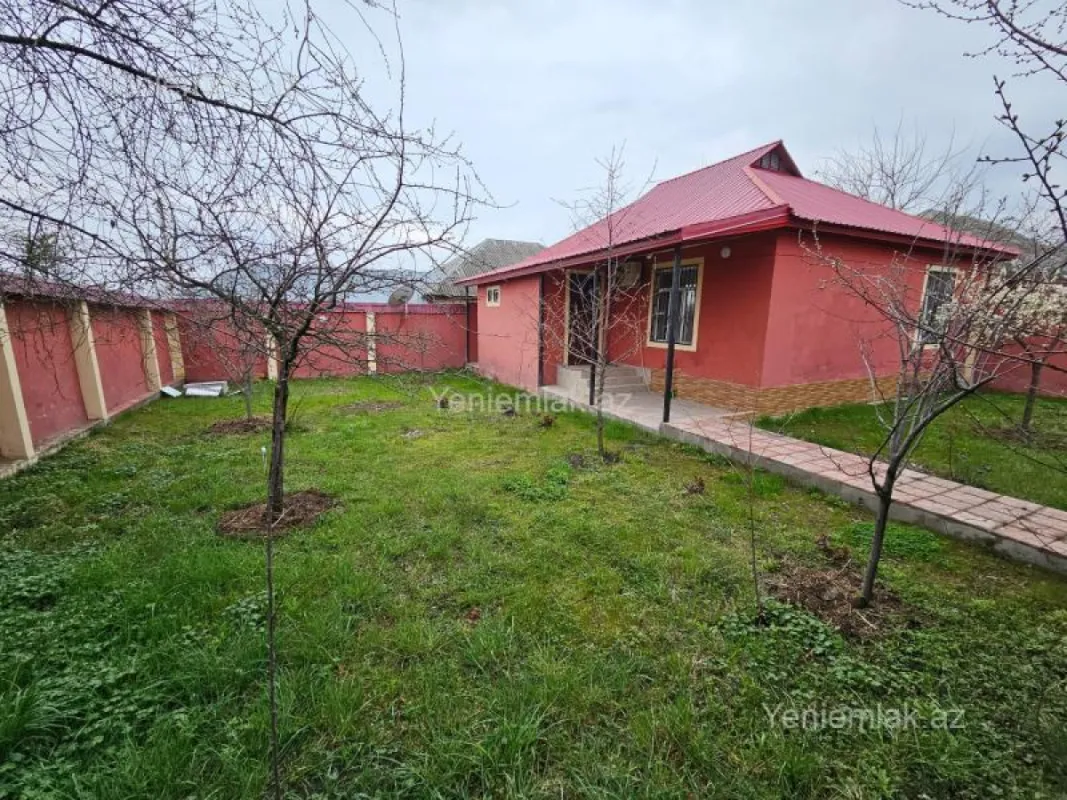 Satılır 4 otaqlı həyət evi 120 m²