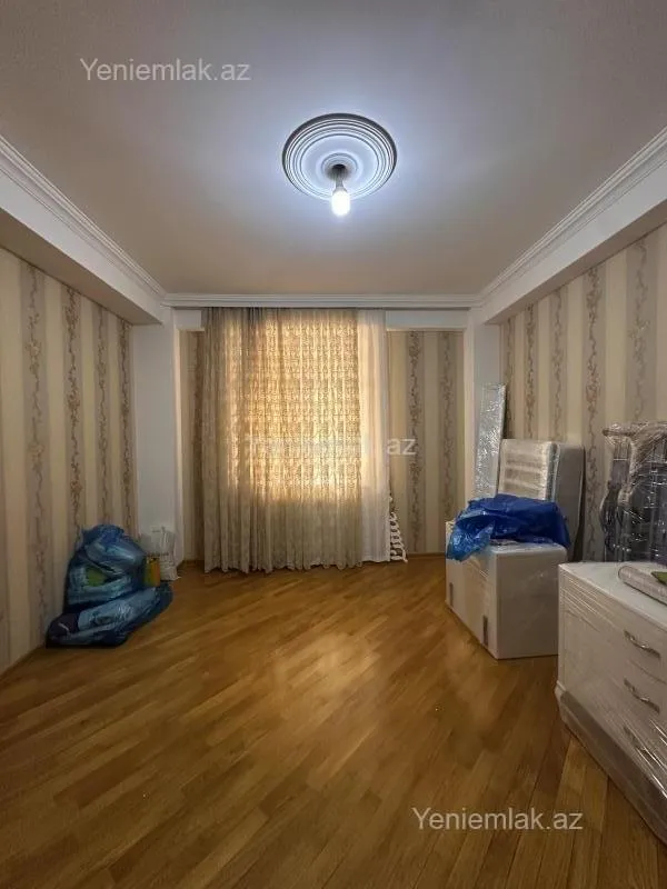 Satılır 3 otaqlı yeni tikili 120 m²