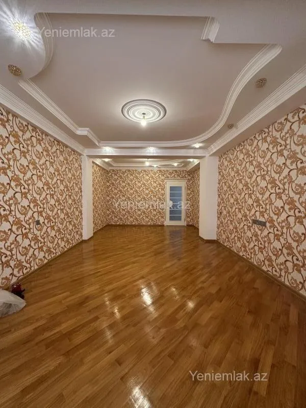 Satılır 3 otaqlı yeni tikili 120 m²