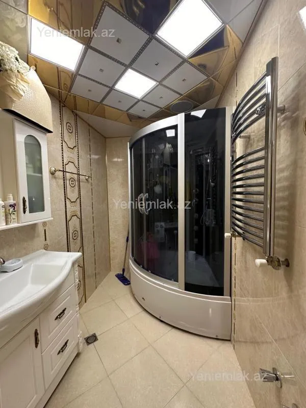 Satılır 3 otaqlı yeni tikili 120 m²