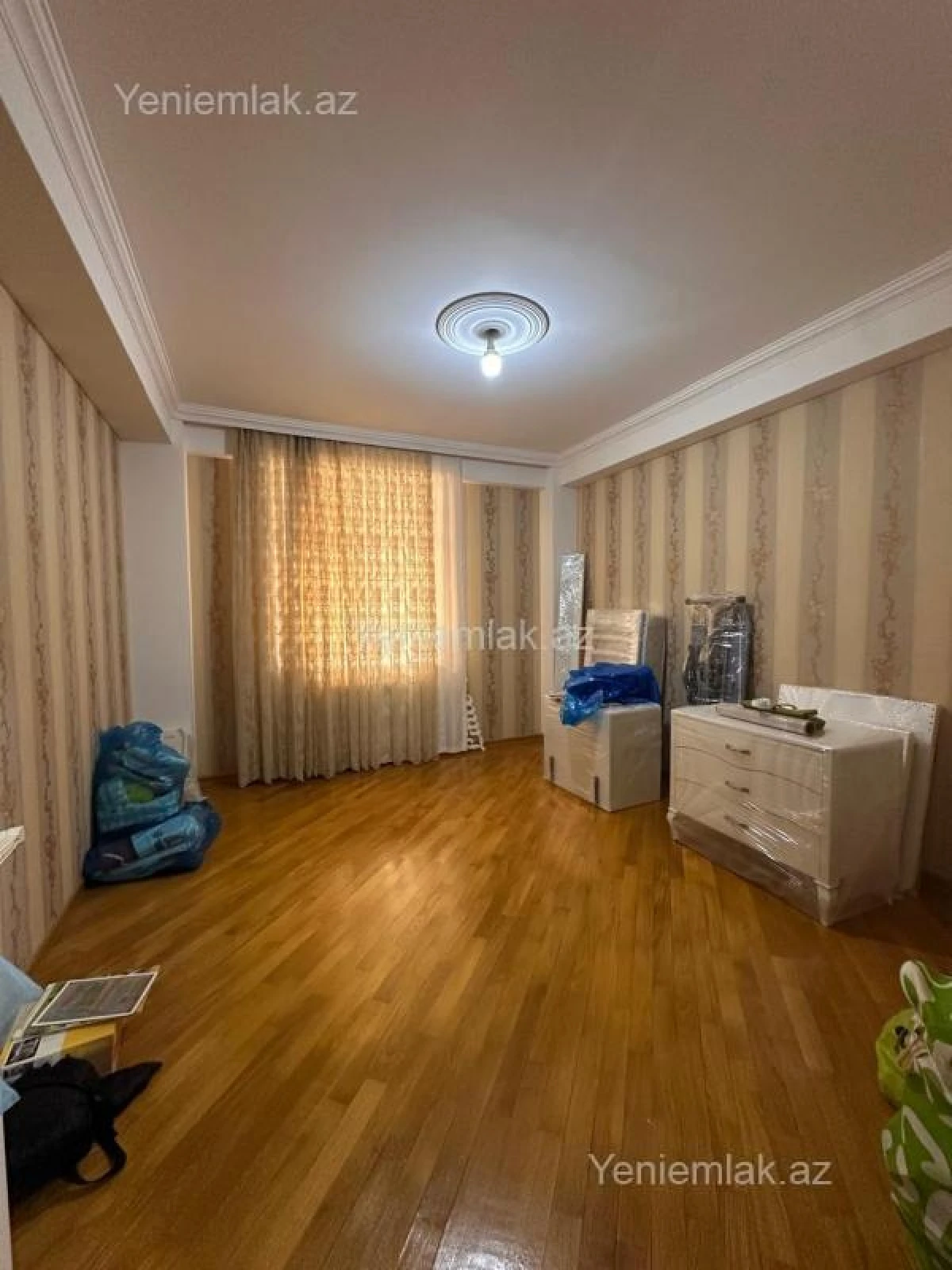 Satılır 3 otaqlı yeni tikili 120 m²