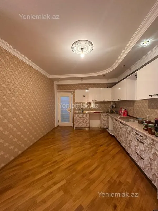 Satılır 3 otaqlı yeni tikili 120 m²