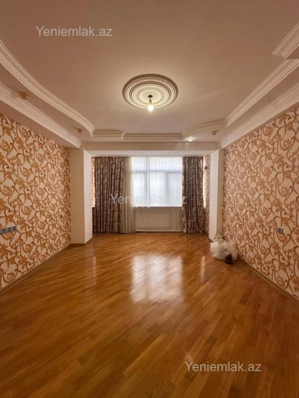Satılır 3 otaqlı yeni tikili 120 m²