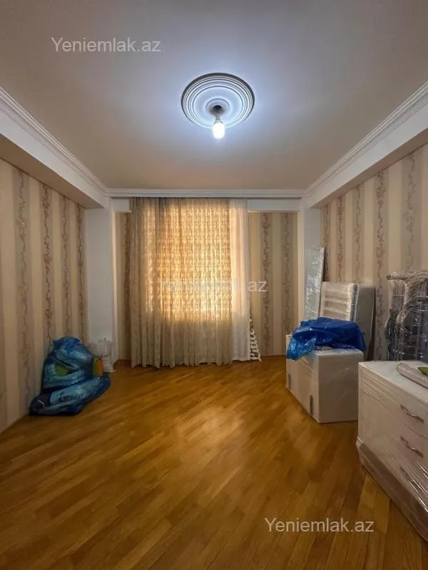 Satılır 3 otaqlı yeni tikili 120 m²