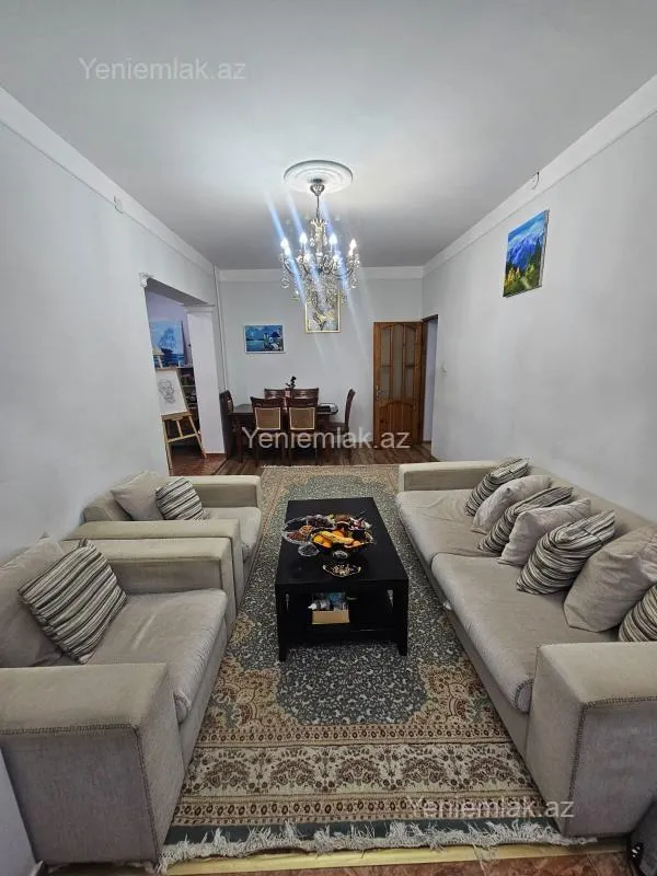 Satılır 2 otaqlı köhnə tikili 65 m²