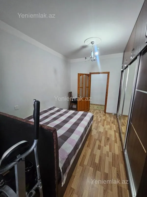 Satılır 2 otaqlı köhnə tikili 65 m²