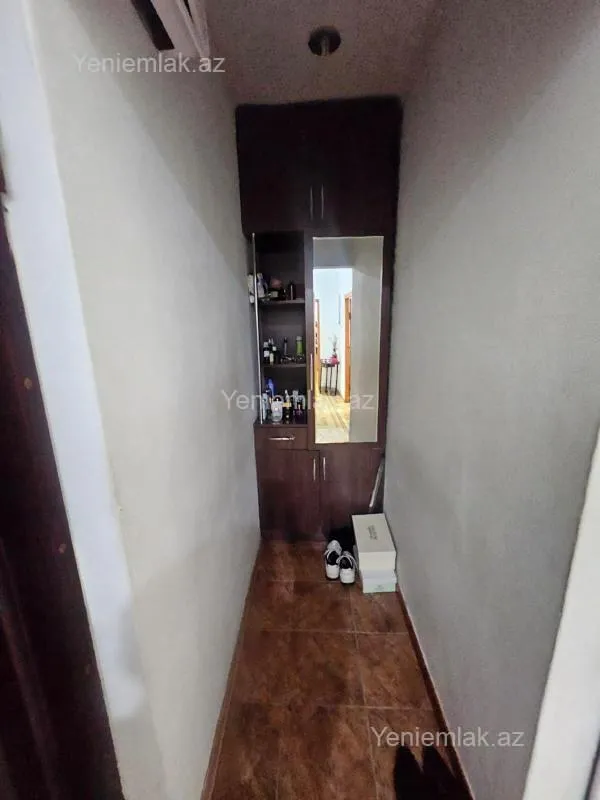Satılır 2 otaqlı köhnə tikili 65 m²