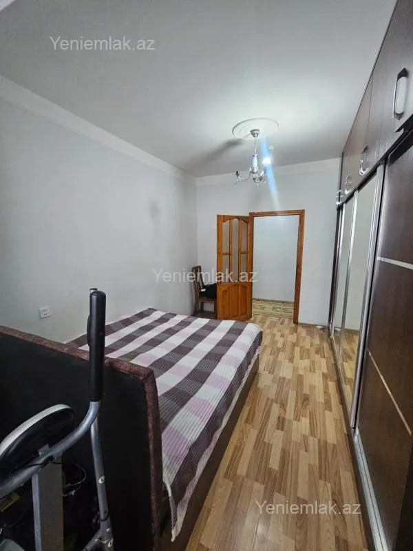 Satılır 2 otaqlı köhnə tikili 65 m²