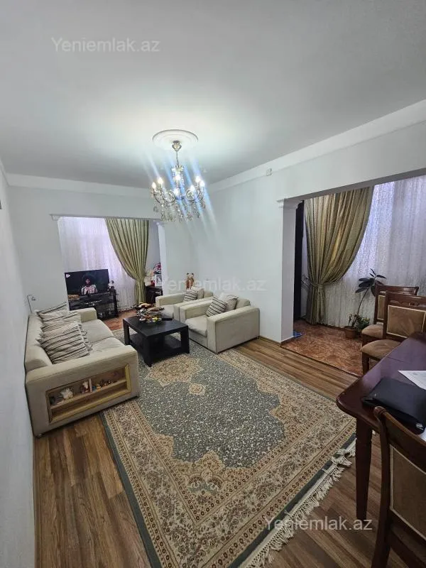 Satılır 2 otaqlı köhnə tikili 65 m²