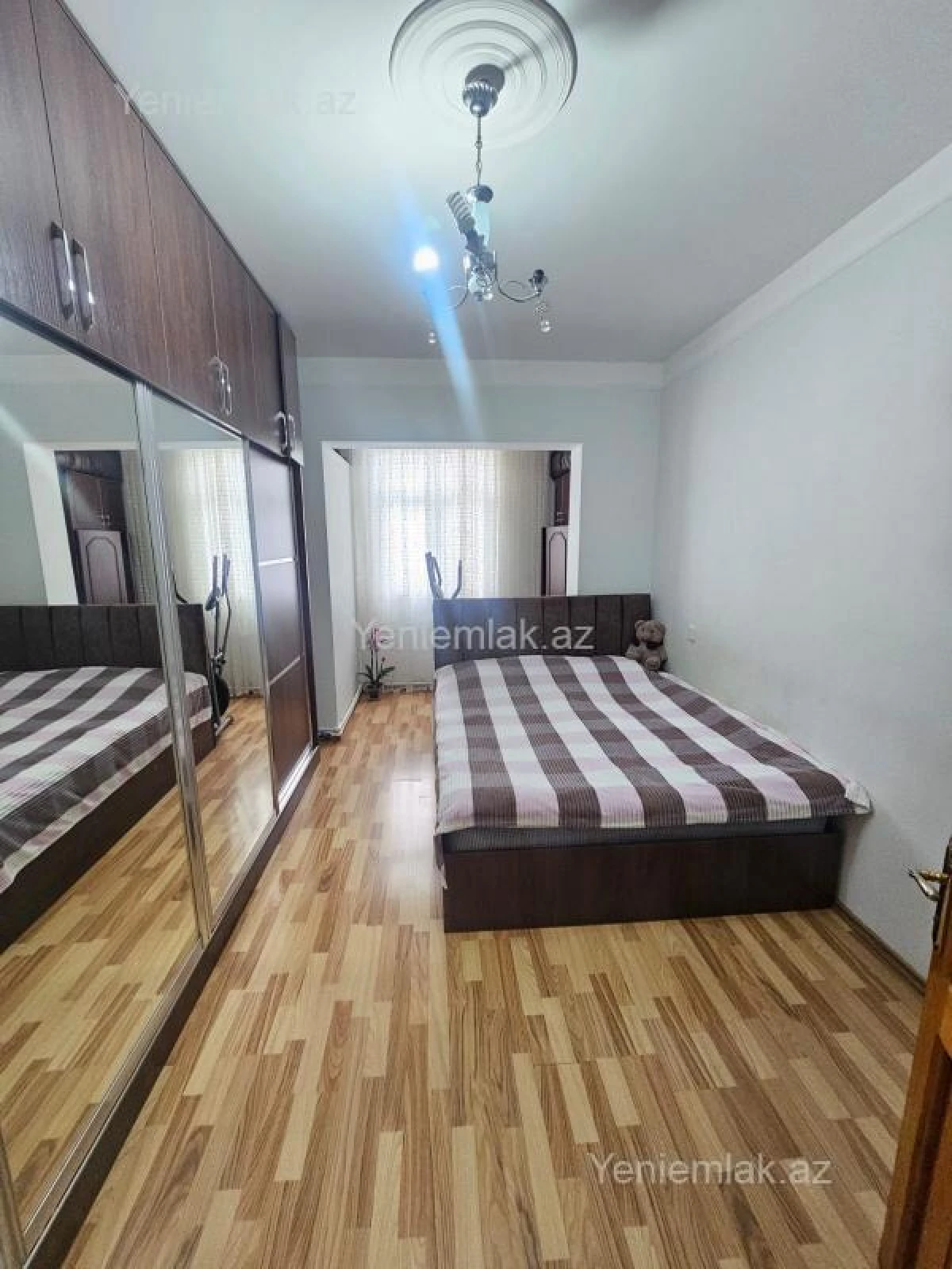 Satılır 2 otaqlı köhnə tikili 65 m²