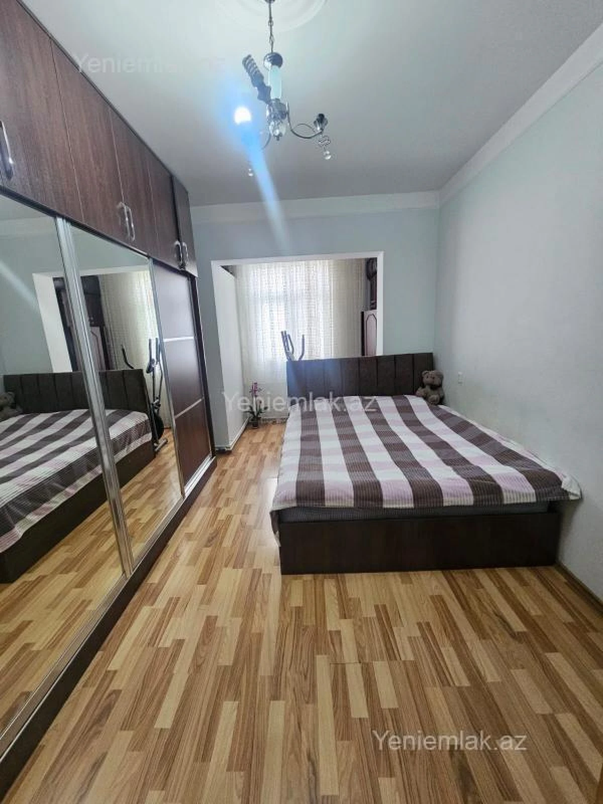 Satılır 2 otaqlı köhnə tikili 65 m²