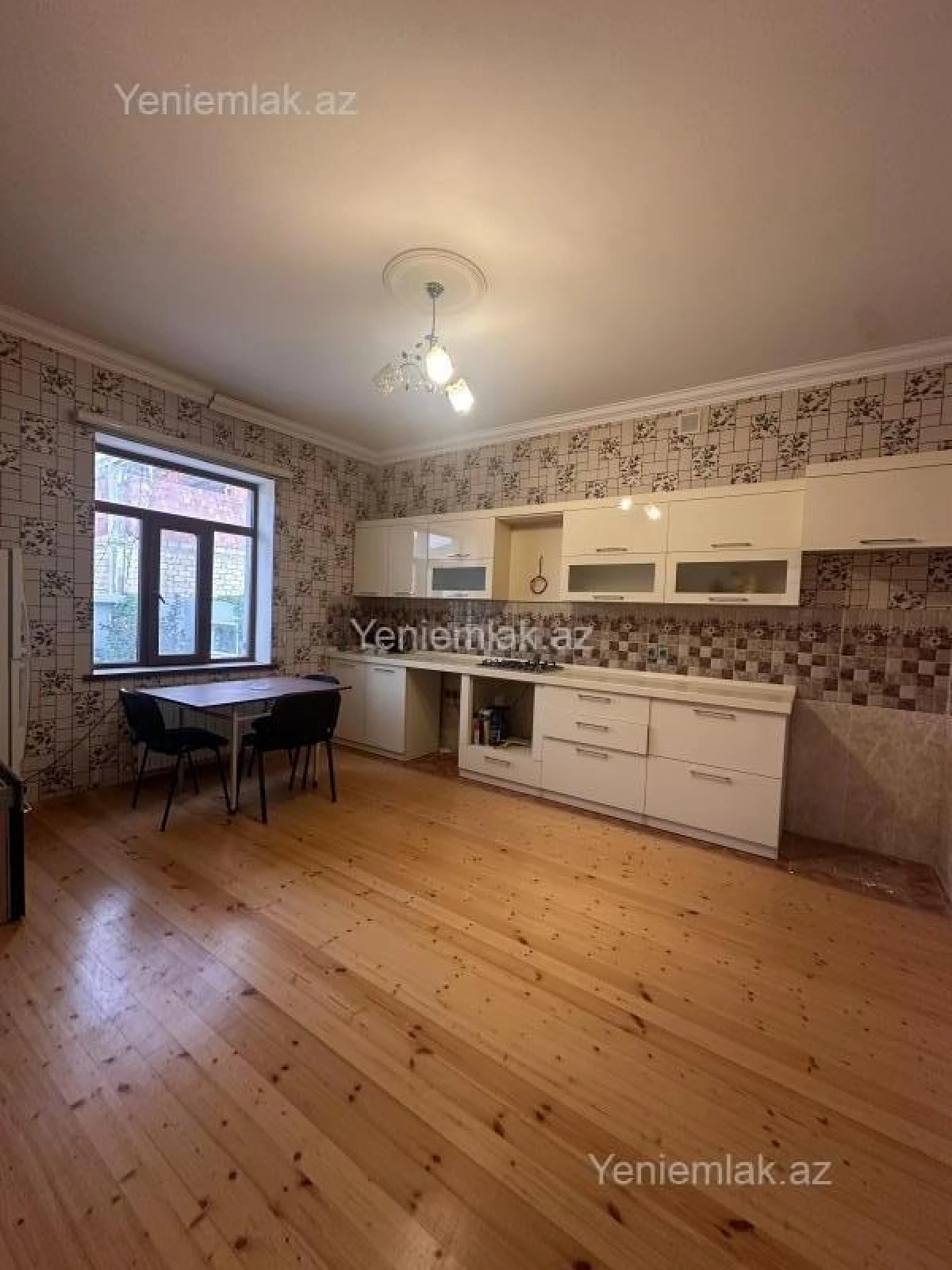 Satılır 6 otaqlı həyət evi 166 m²