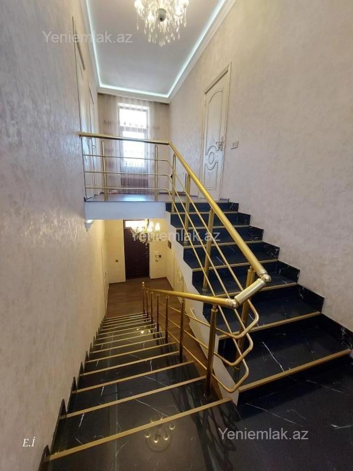 Satılır 4 otaqlı həyət evi 156 m²