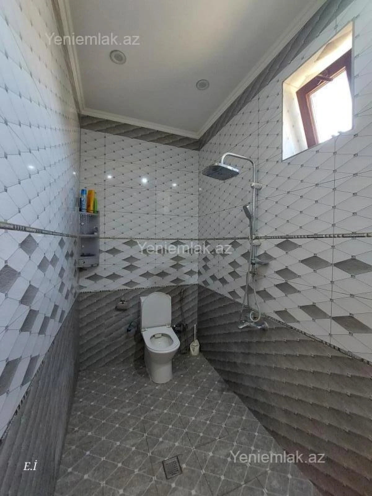 Satılır 4 otaqlı həyət evi 156 m²
