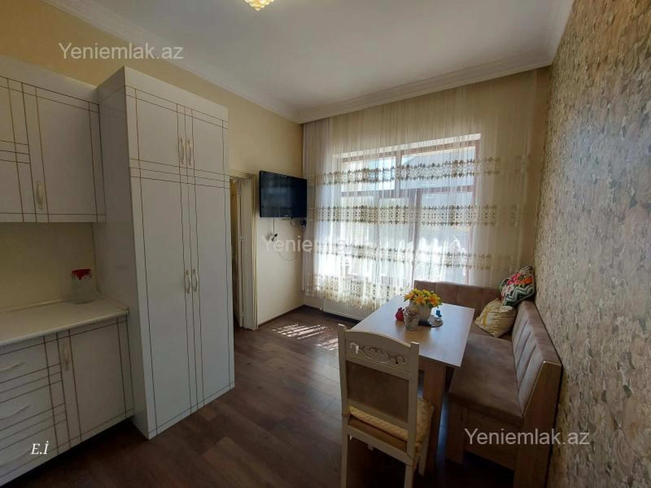 Satılır 4 otaqlı həyət evi 156 m²