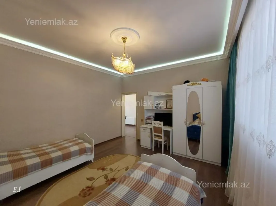 Satılır 4 otaqlı həyət evi 156 m²